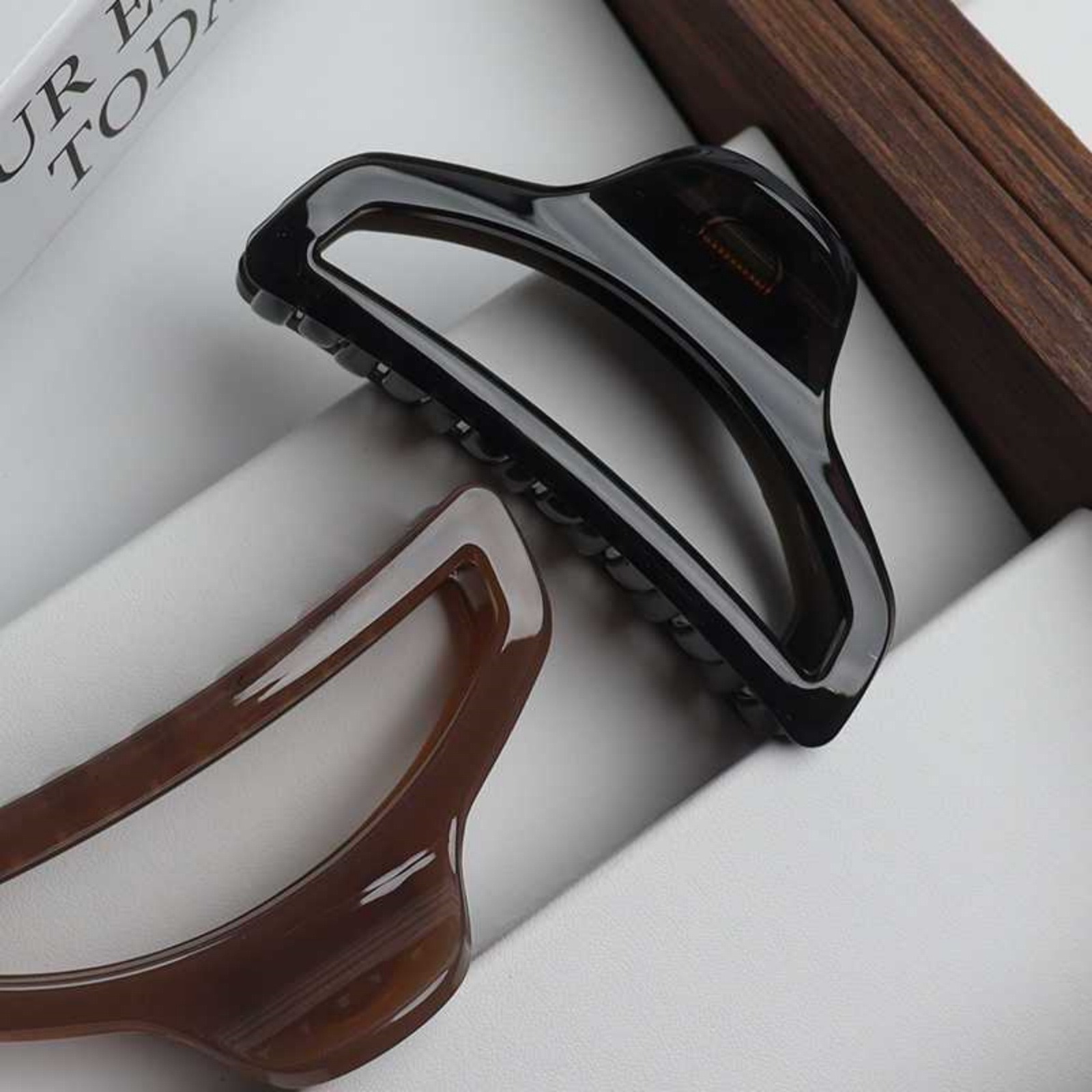 1PC Medium, Shark Clip, Hair C - огляд і ціна Hair Clip Claw Large